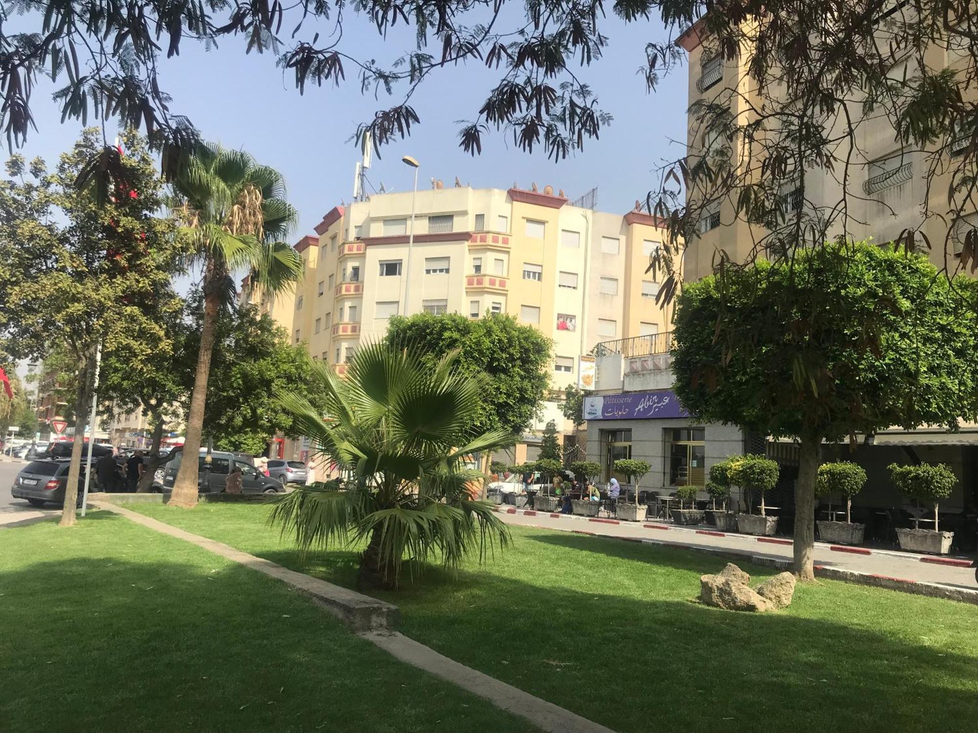Apartment Familial En Face Le Stade Ibn Batouta *